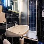 - Self-check-in Hotel 3*