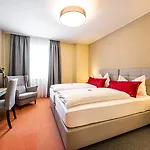 - Self-check-in Hotel 3*