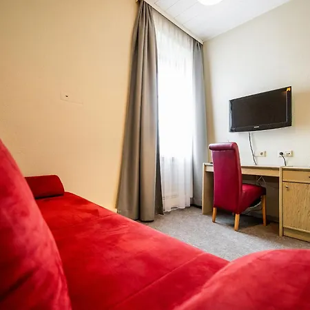 - Self-check-in فندق 3*