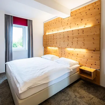 Отель - Self-check-in