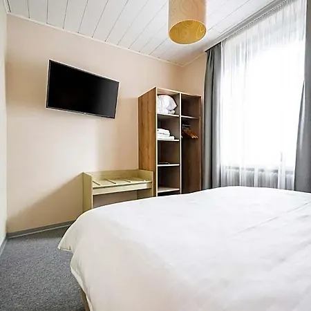 - Self-check-in ホテル 3*