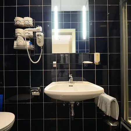 - Self-check-in Hotel 3*
