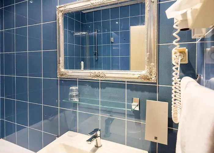 - Self-check-in فندق 3*